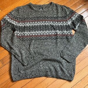 Men’s Gray Crewneck Sweater with Patterned Stripes, size large